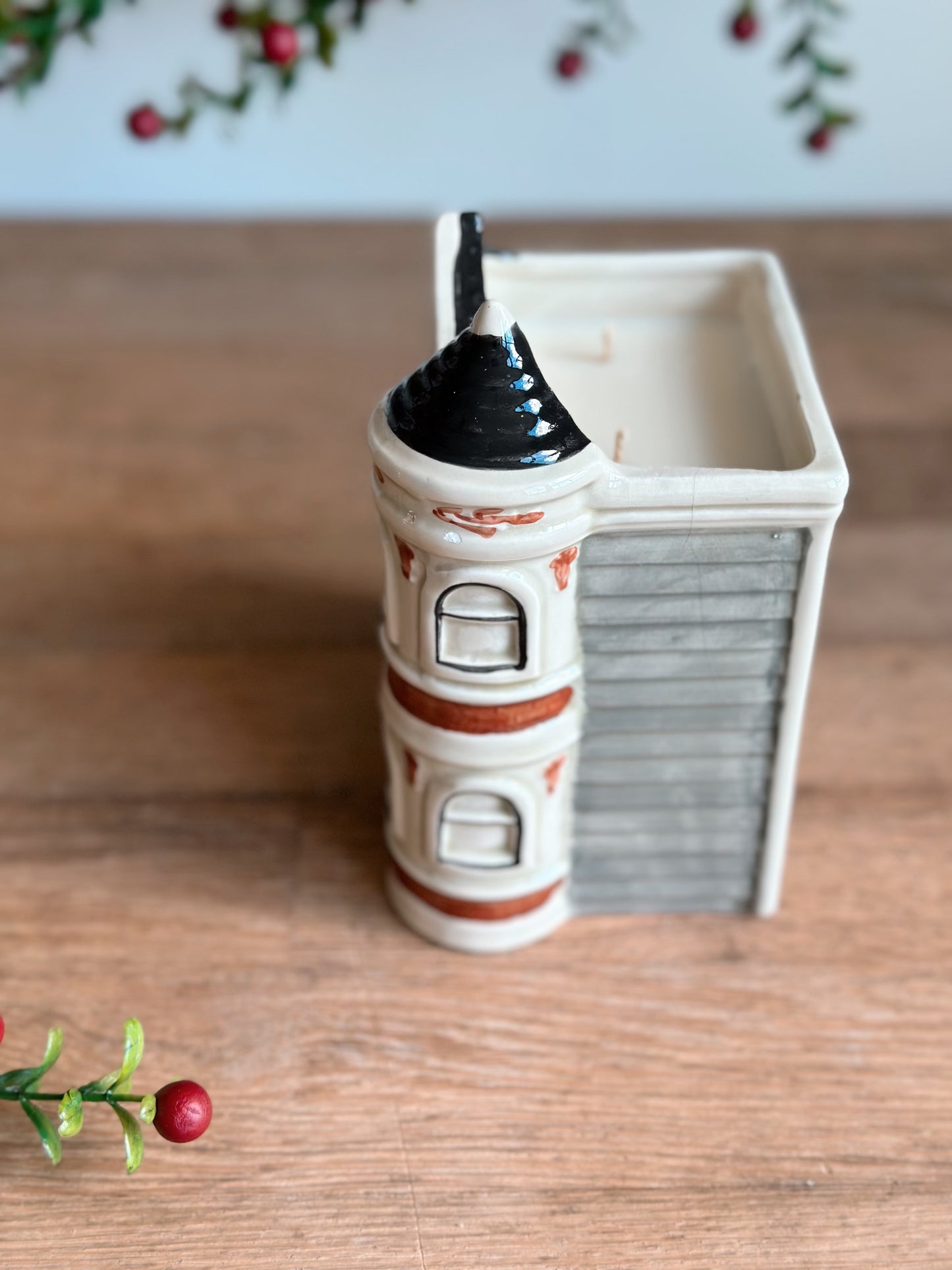 Cozy Christmas Vintage Vessel Candle, House