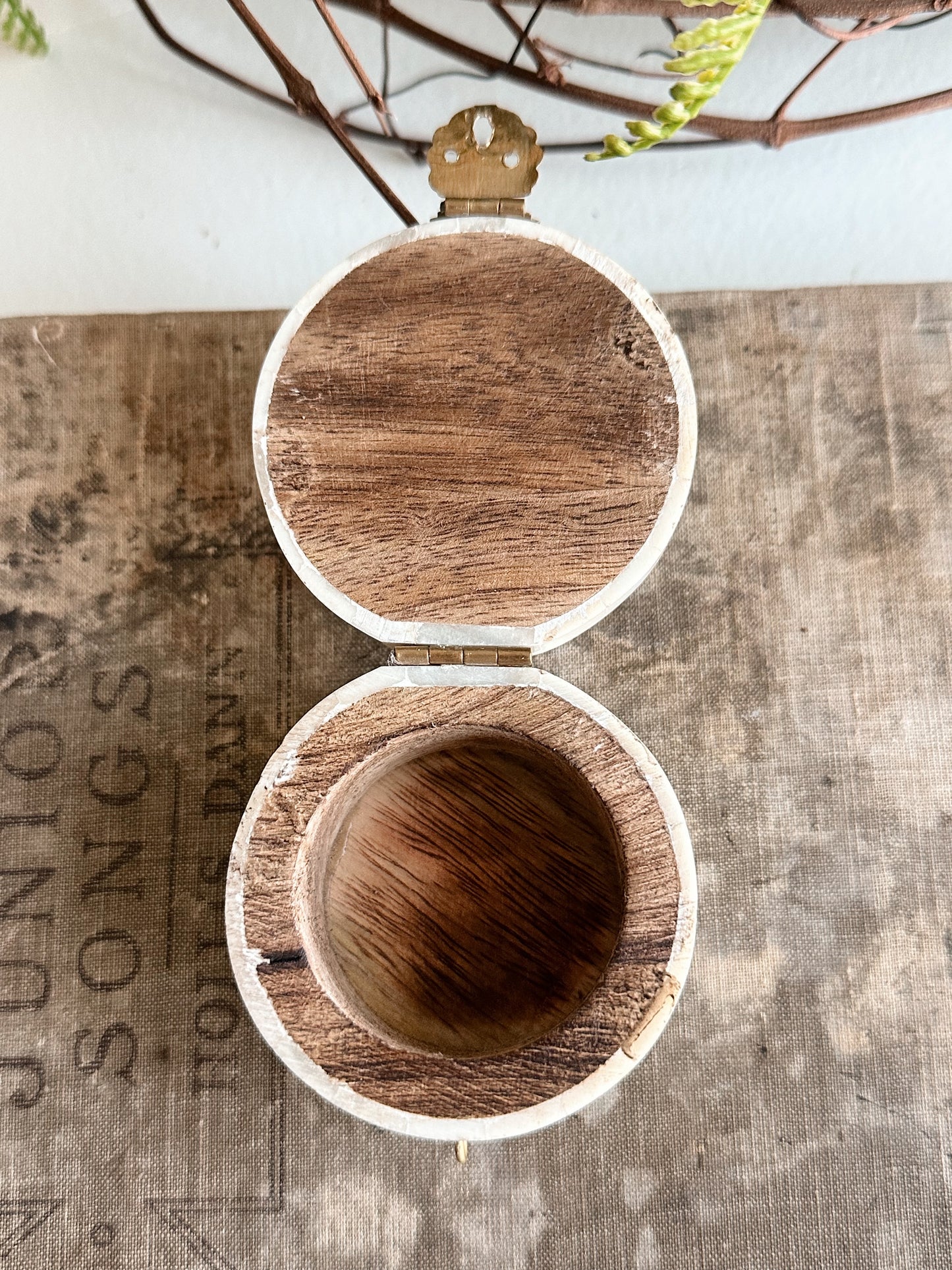 Lovely Bone Ring Box