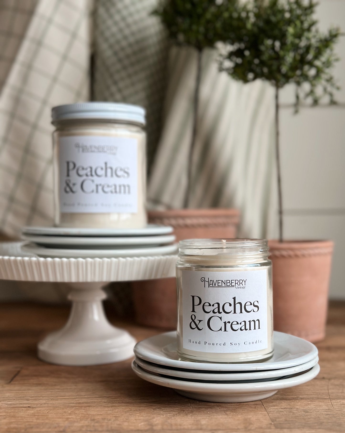 Hand Poured Peaches & Cream Candle