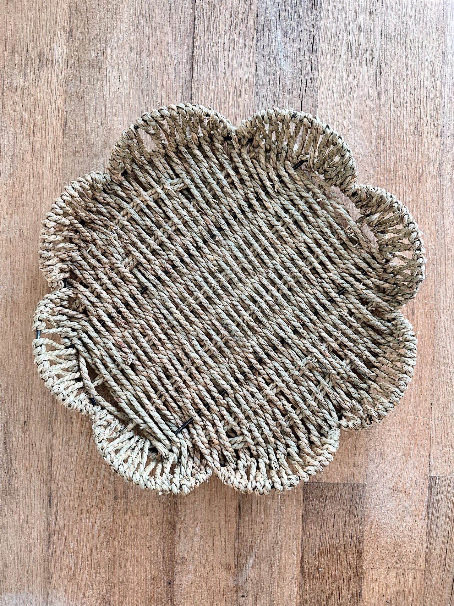 Scalloped Woven Trays