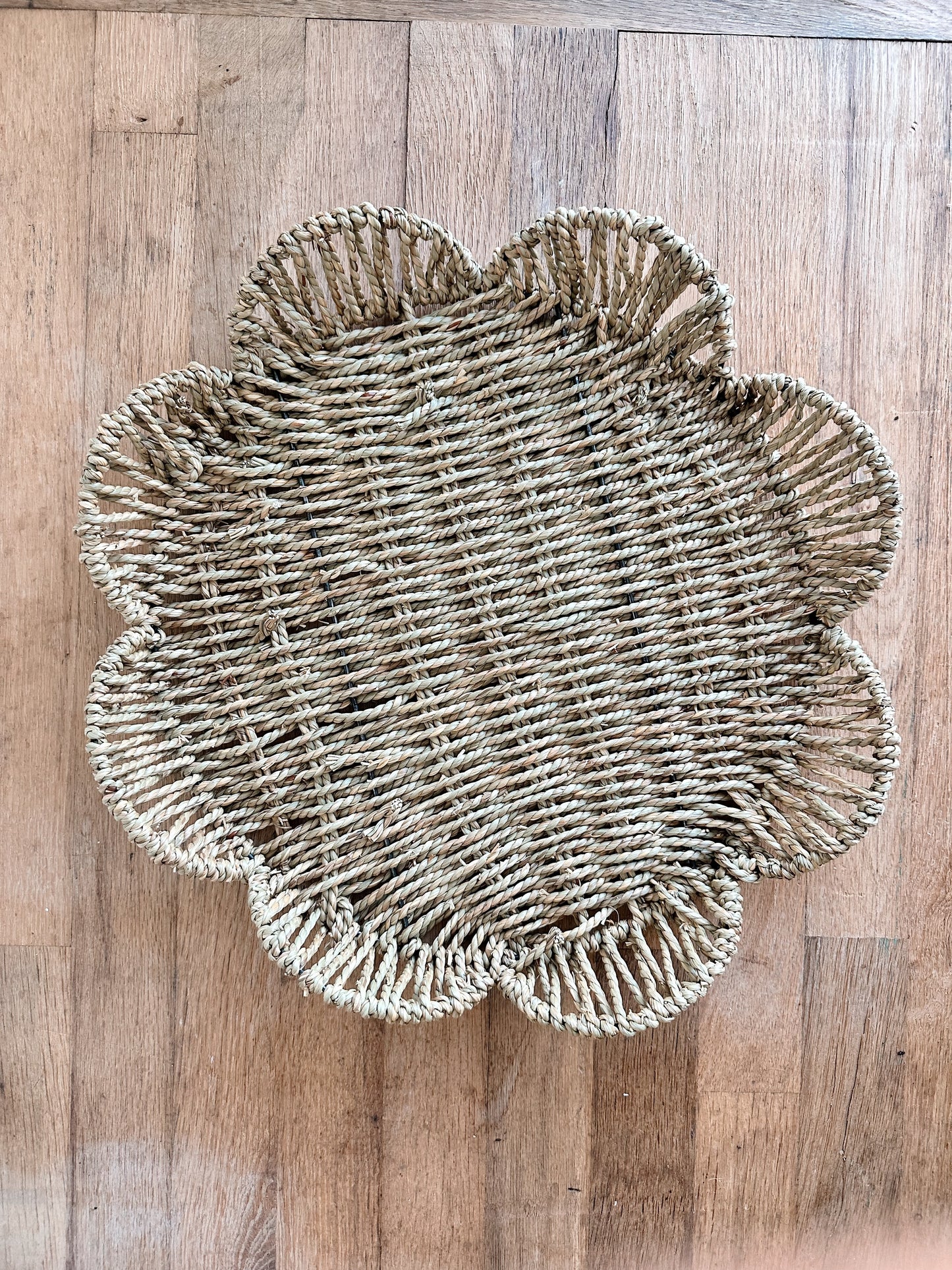 Scalloped Woven Trays