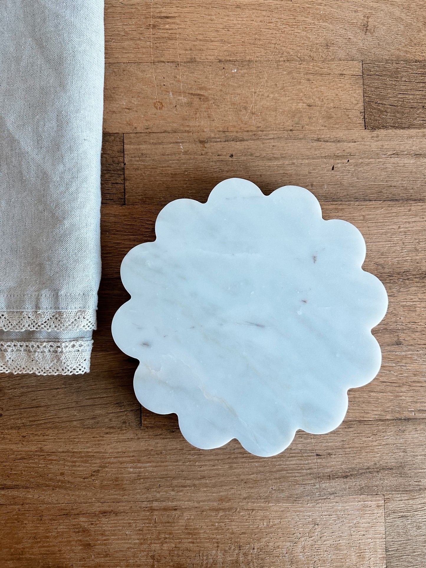 Scalloped Round Marble Trivet