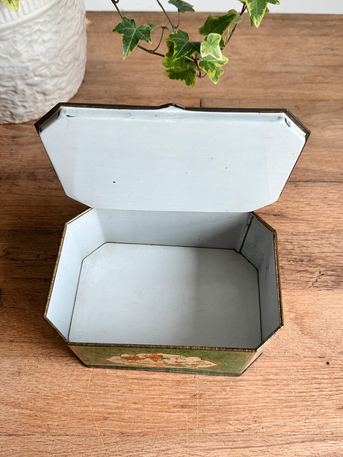 Vintage English Cookie Tin