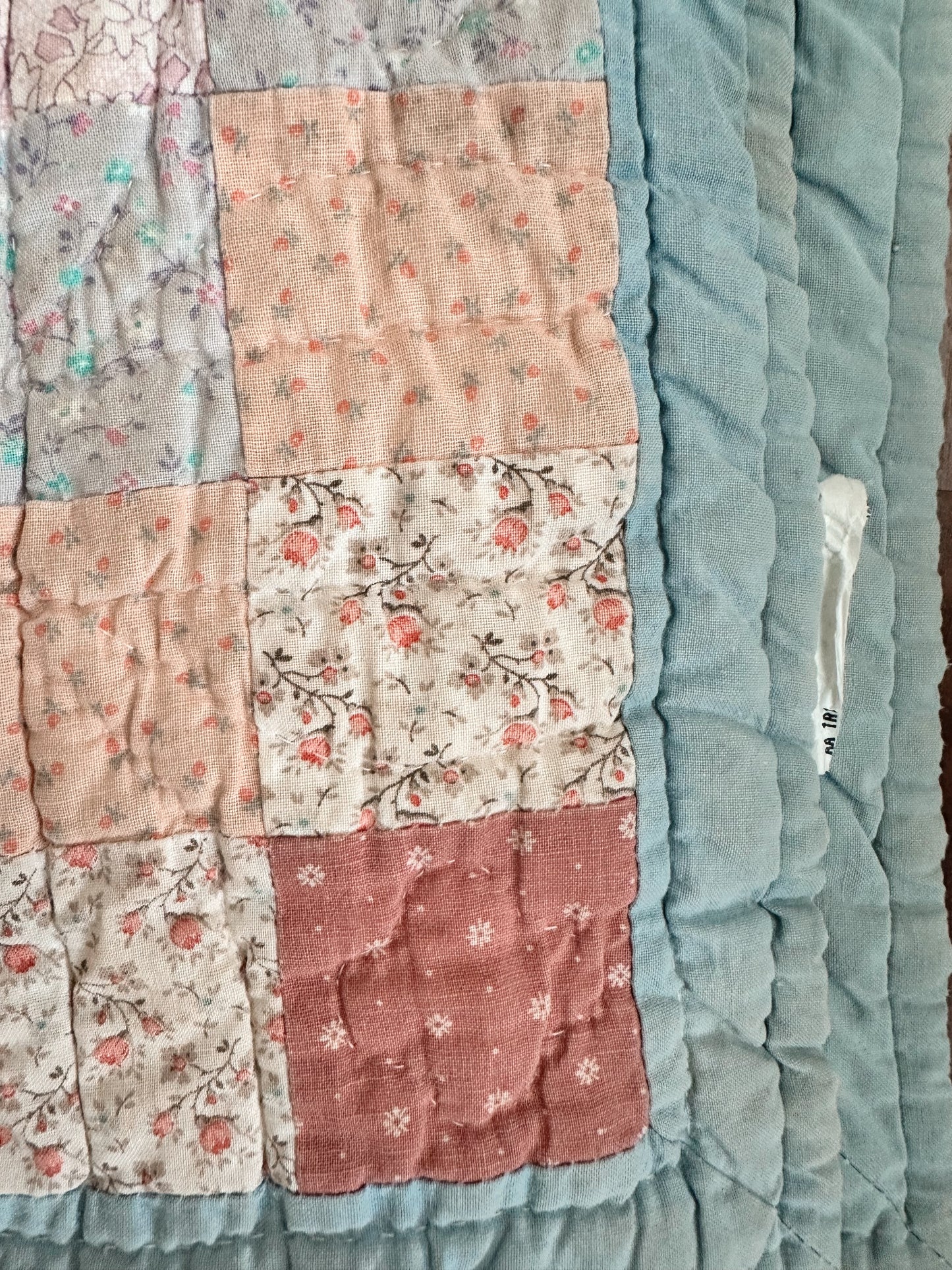 Vintage Hand-Quilted Trip Around the World Patchwork Quilt