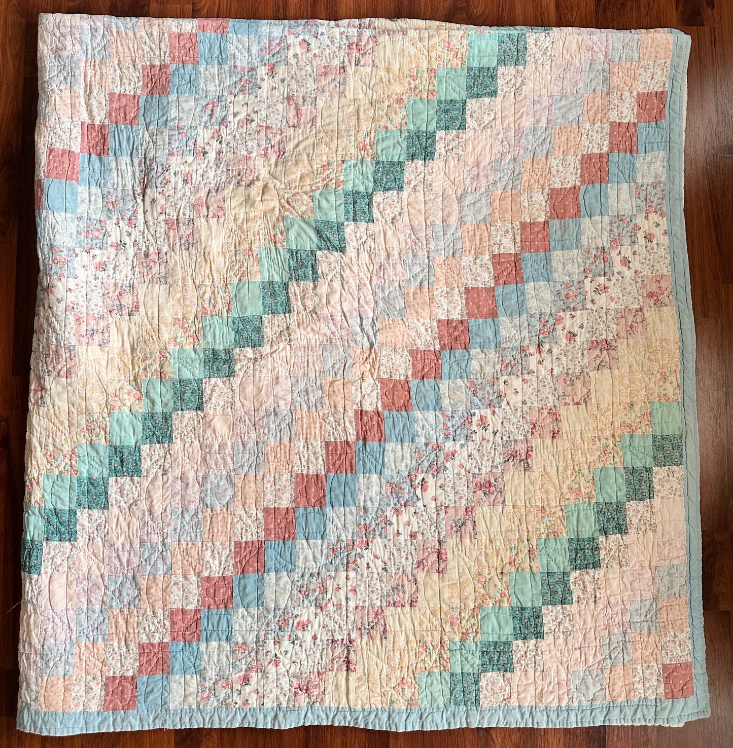 Vintage Hand-Quilted Trip Around the World Patchwork Quilt