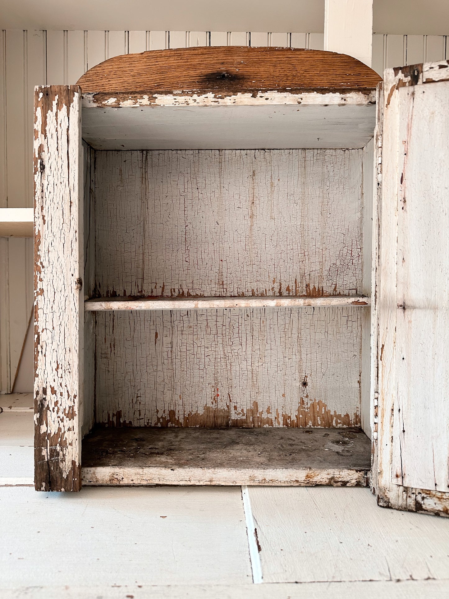 Chippy Vintage Medicine Cabinet with Mirror