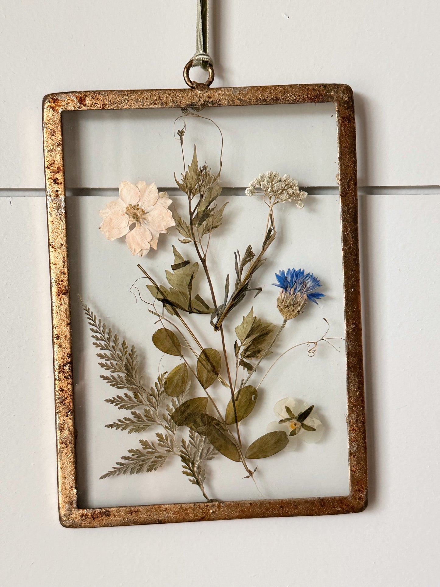 Pressed Floral Hanging Frames