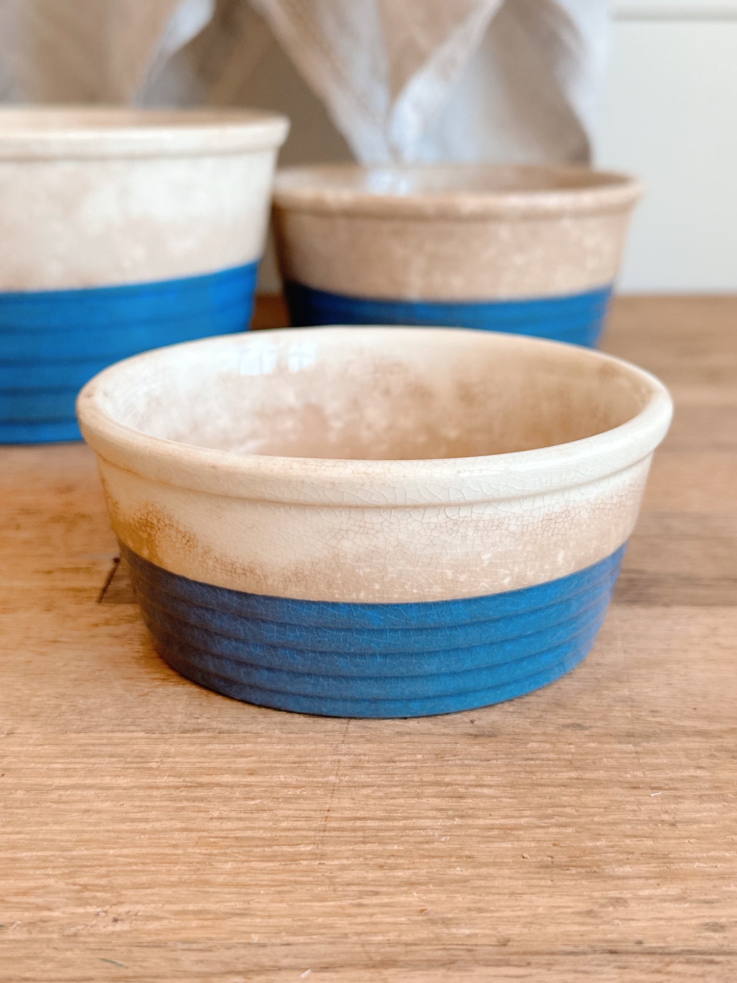 Vintage Universal Pottery Nesting Bowls