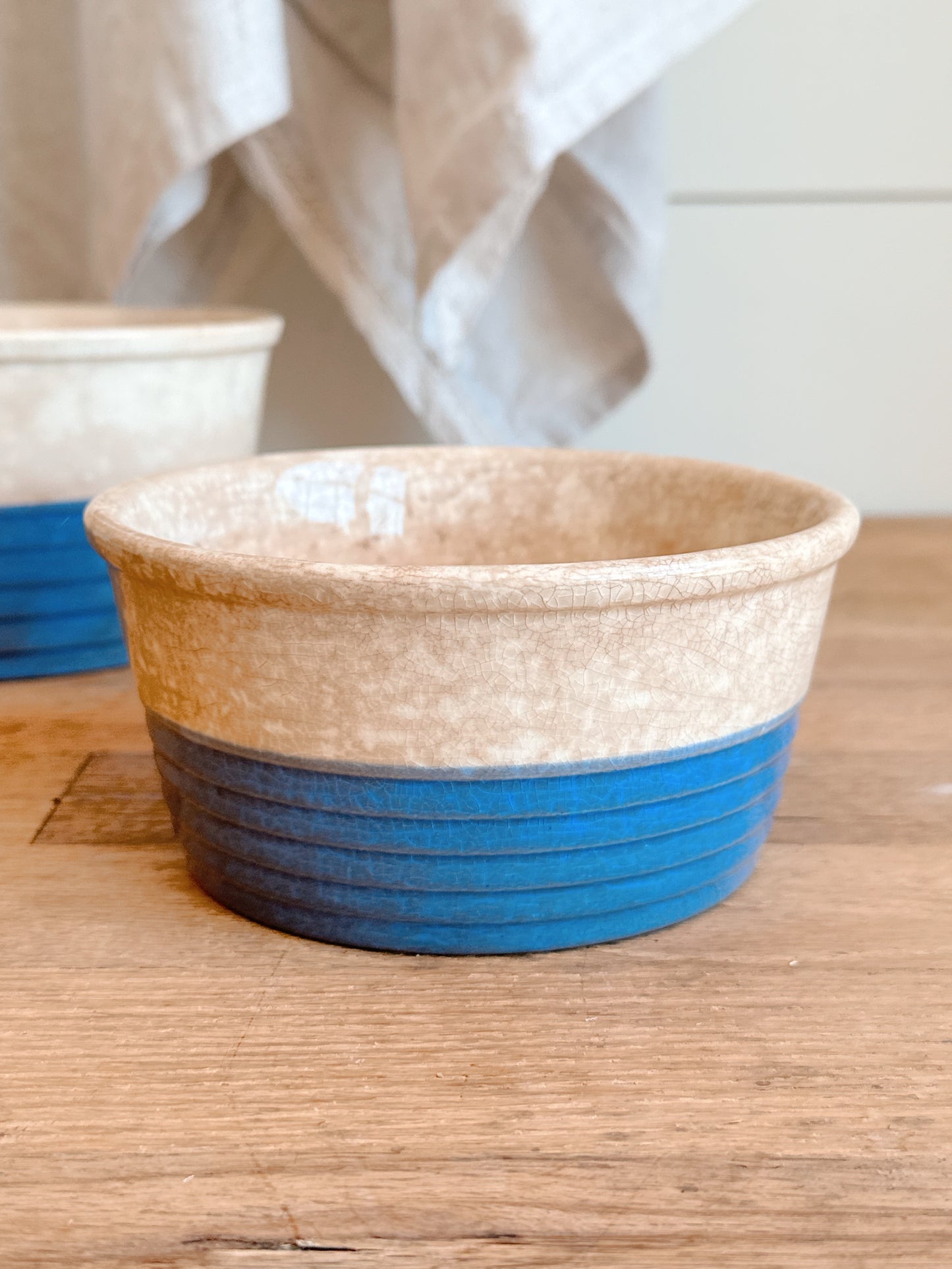 Vintage Universal Pottery Nesting Bowls
