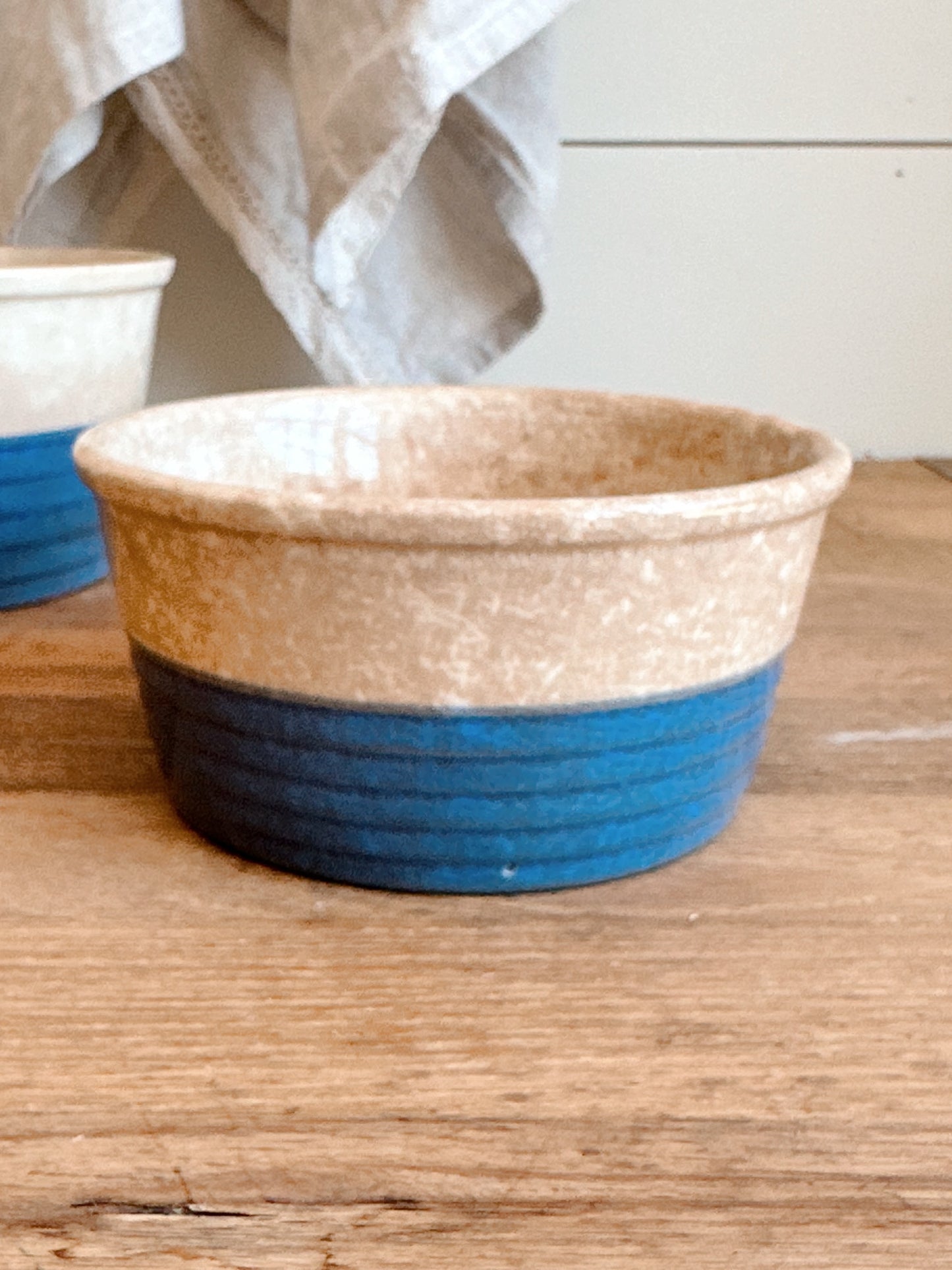Vintage Universal Pottery Nesting Bowls