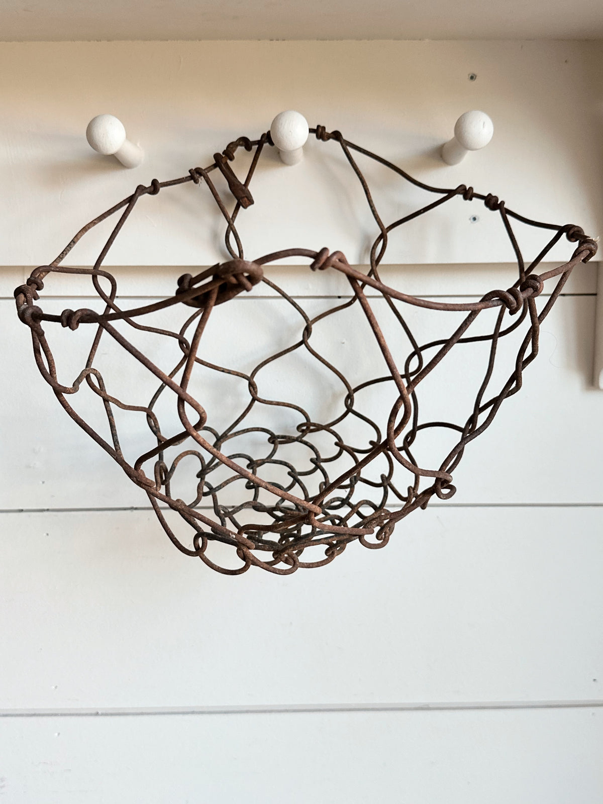 Vintage Metal Wire Hanging Basket/Cloche