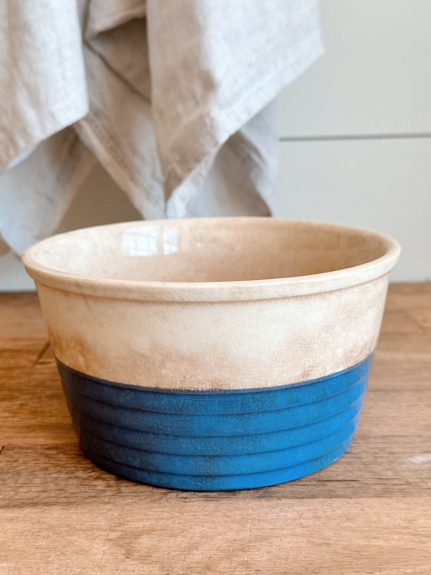 Vintage Universal Pottery Nesting Bowls