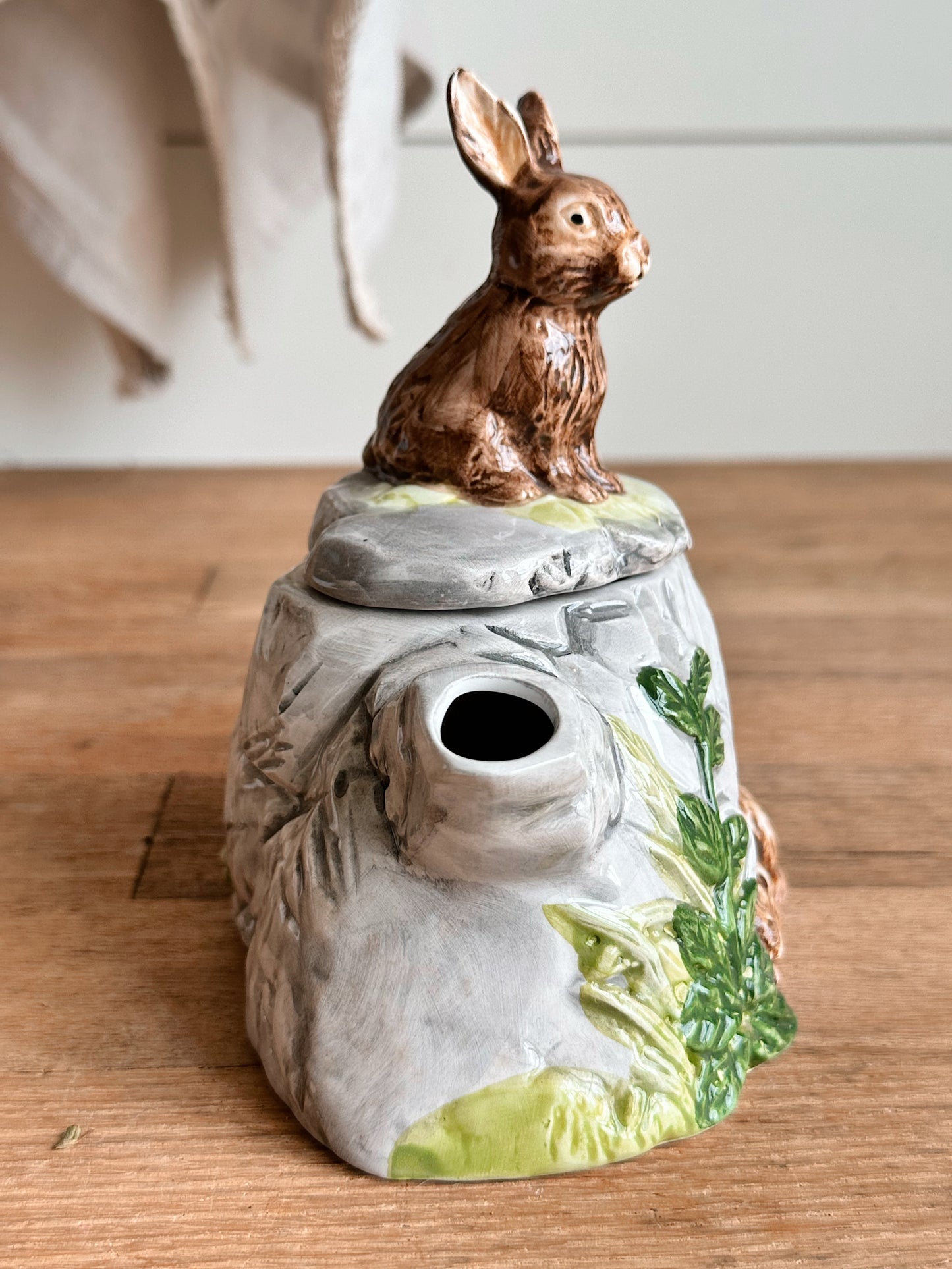 Vintage Woodland Bunnies Tea Pot