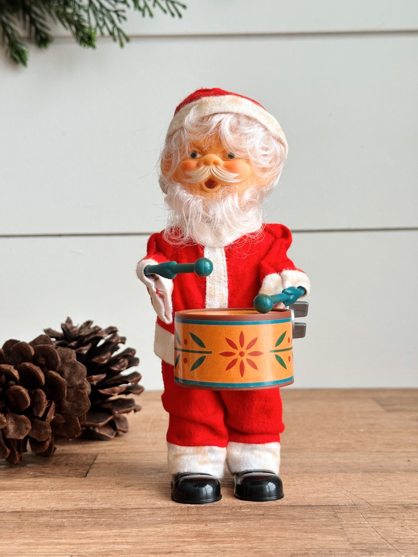 Vintage Drumming Santa