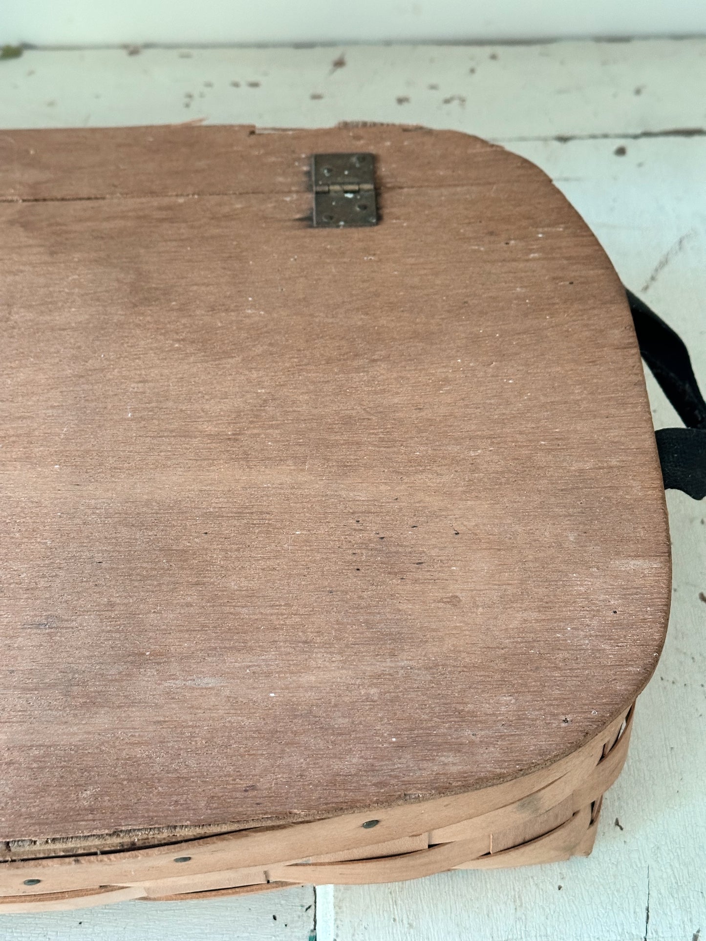 Vintage Shallow Pie Basket