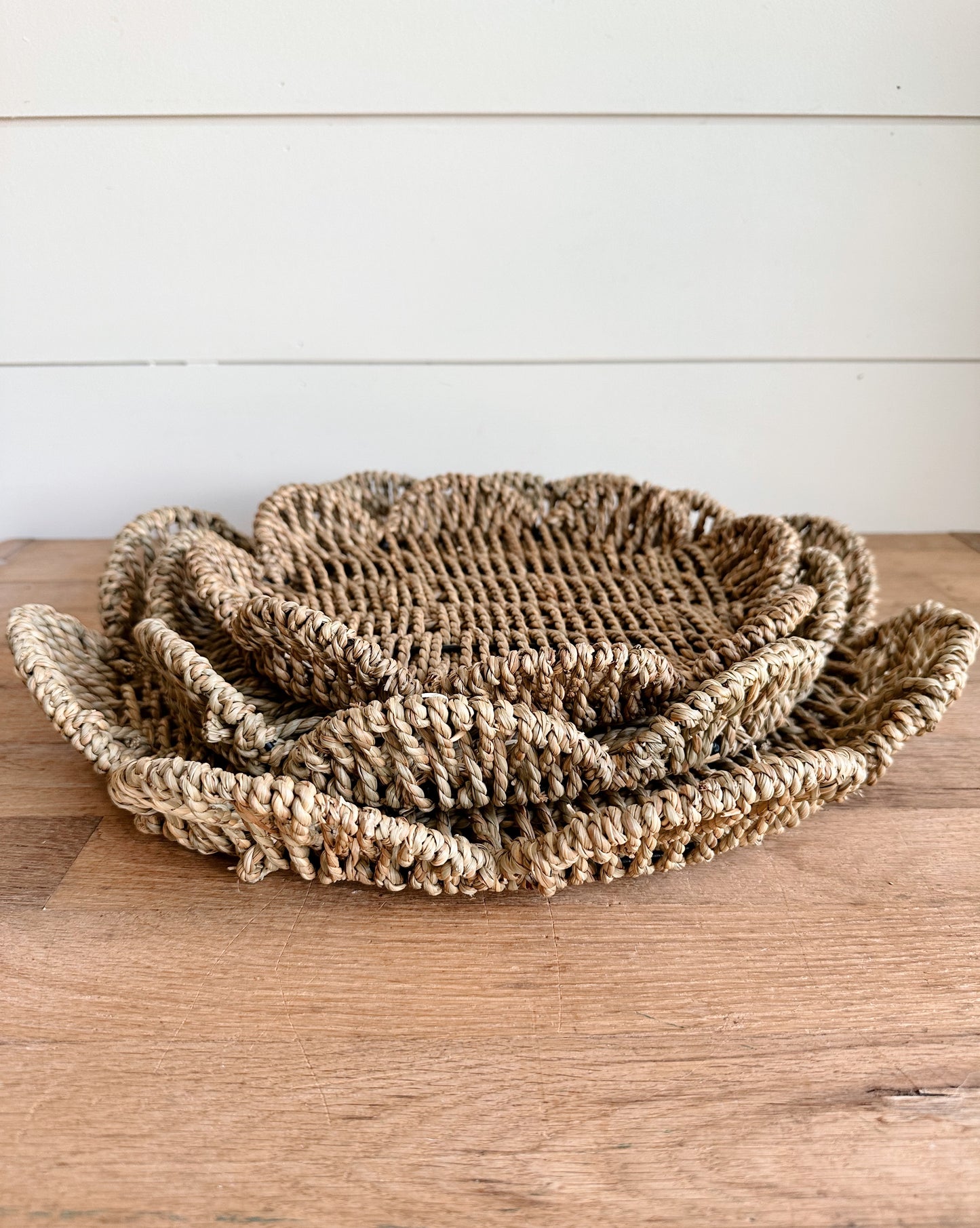 Scalloped Woven Trays