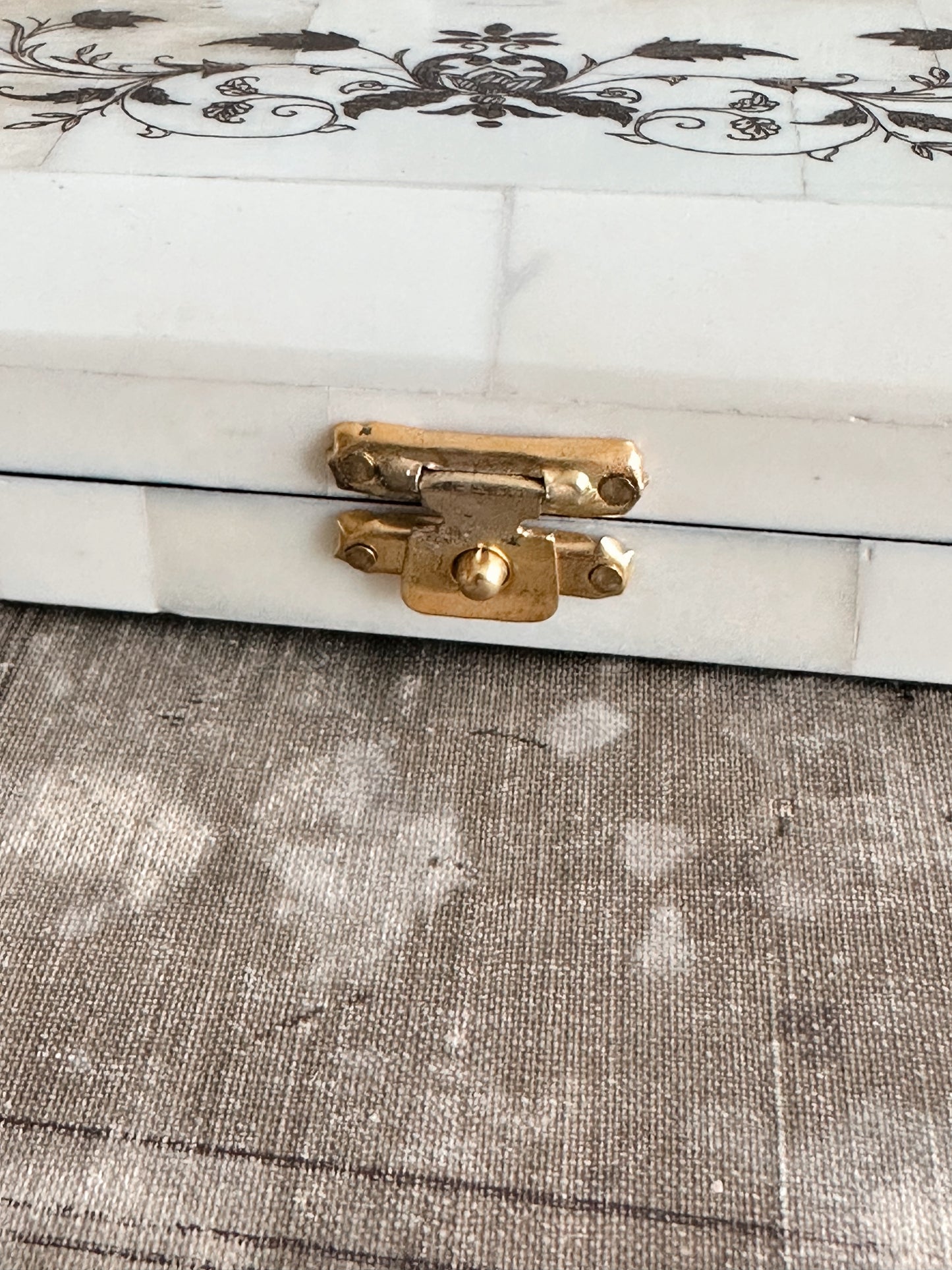 Scrimshaw Postage Stamp Bone Box