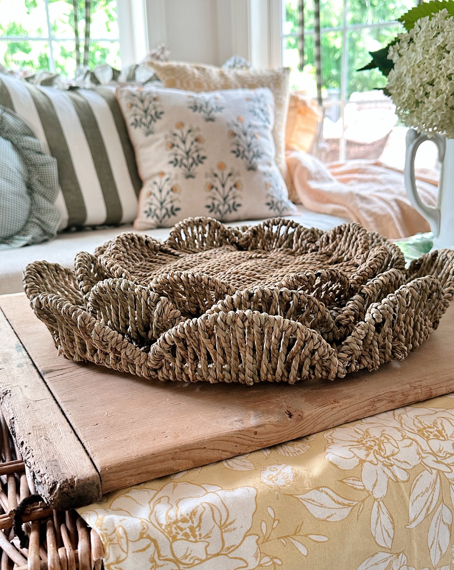 Scalloped Woven Trays