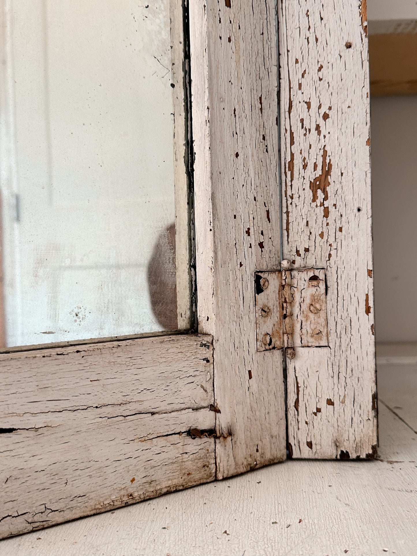 Chippy Vintage Medicine Cabinet with Mirror