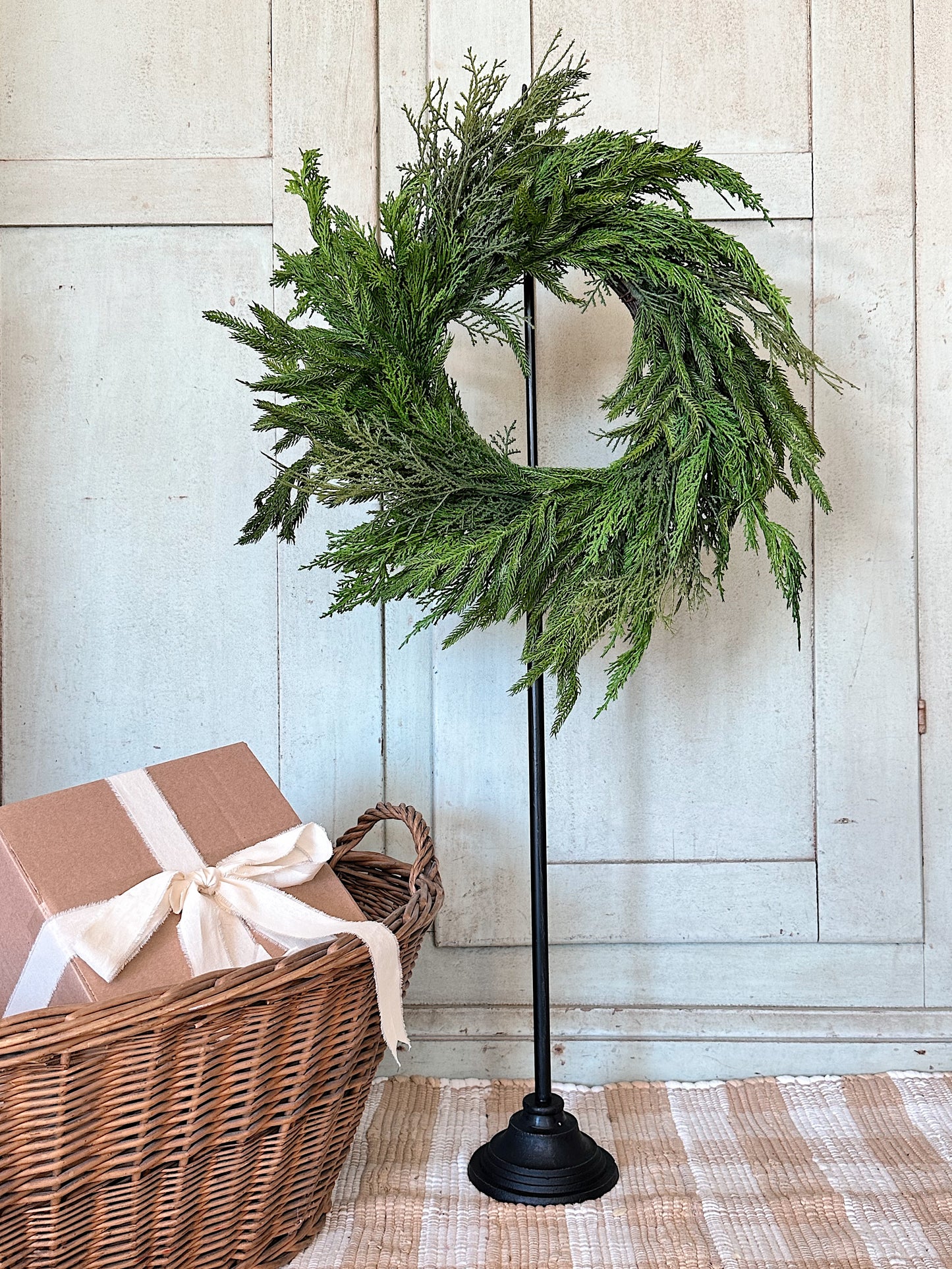 Adjustable Iron Wreath Stand