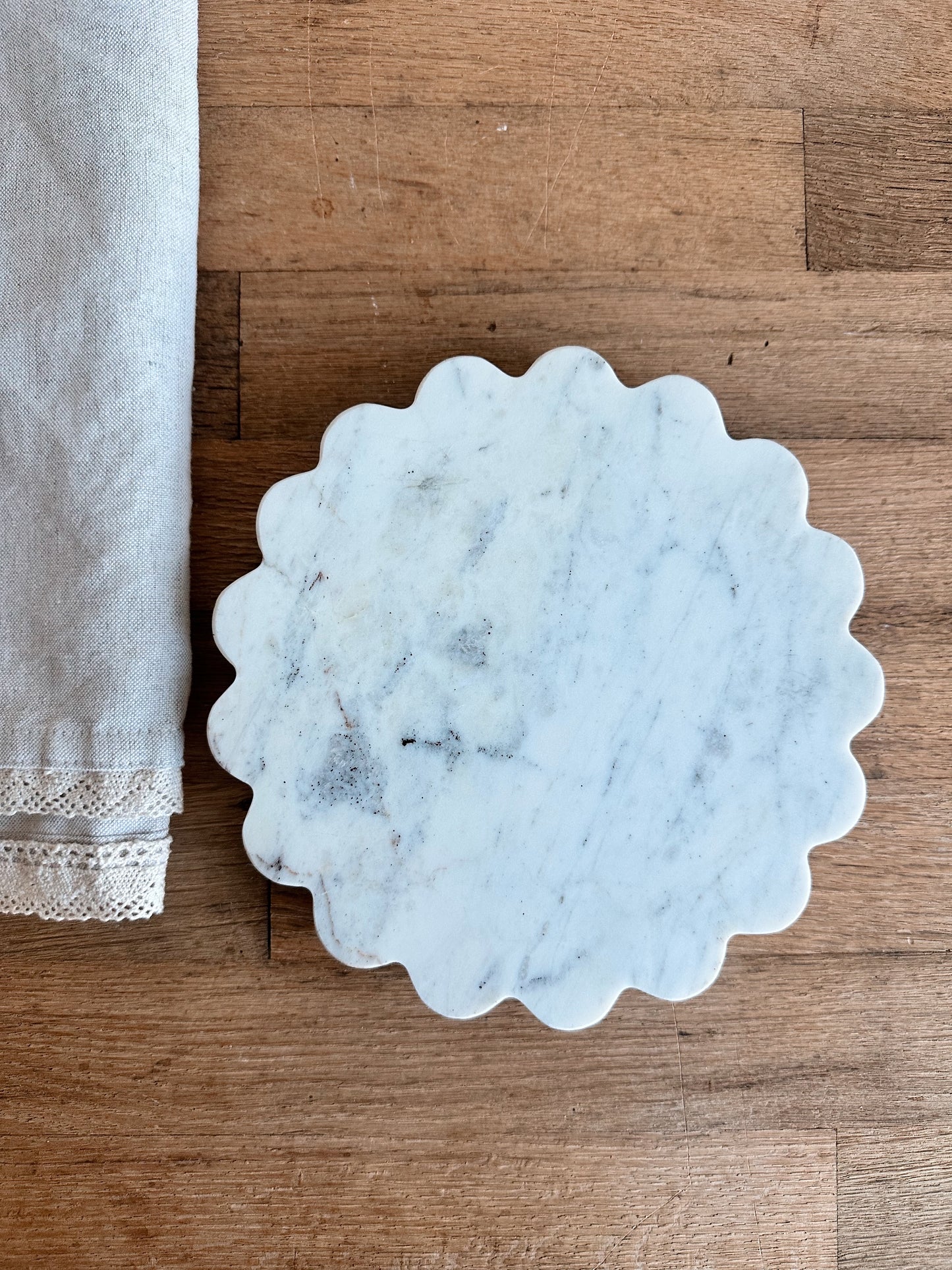 Scalloped Round Marble Trivet