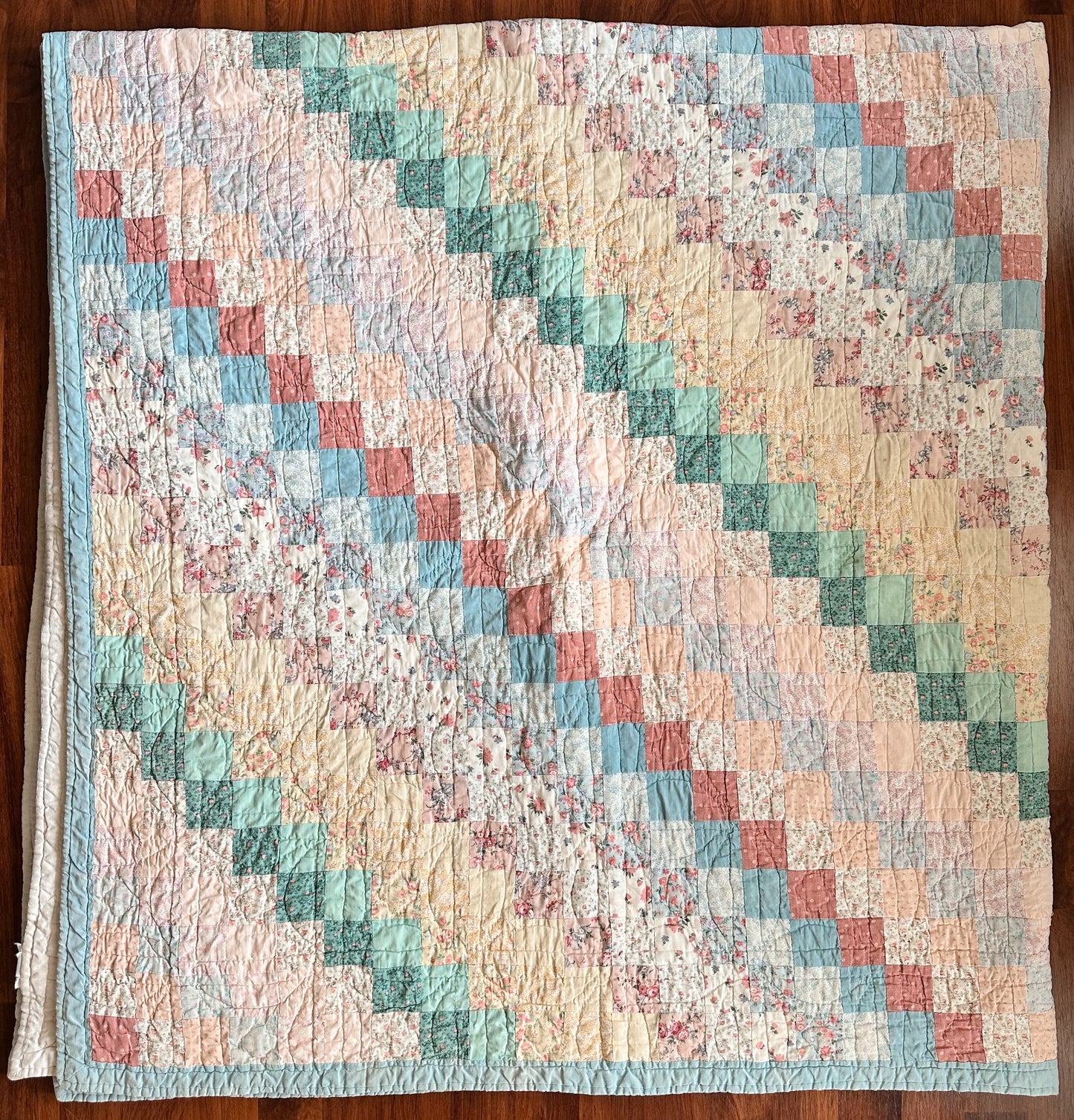 Vintage Hand-Quilted Trip Around the World Patchwork Quilt