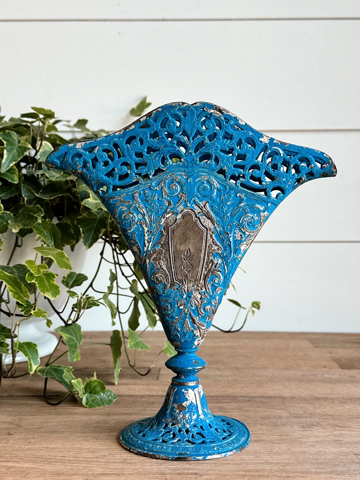 Victorian Fan Vase