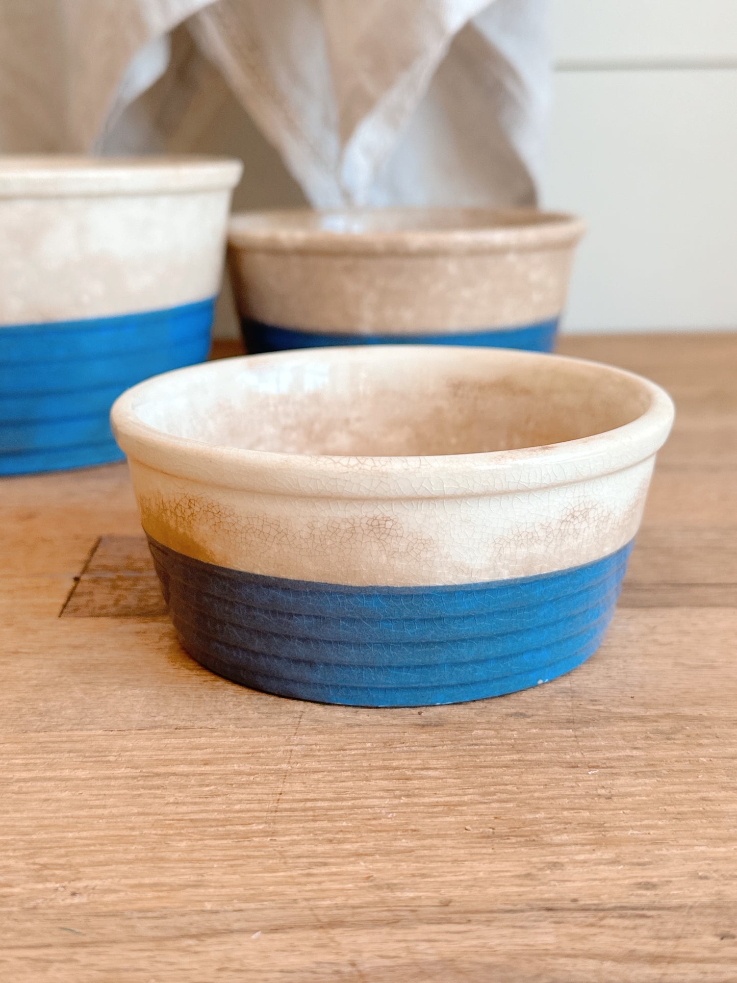 Vintage Universal Pottery Nesting Bowls