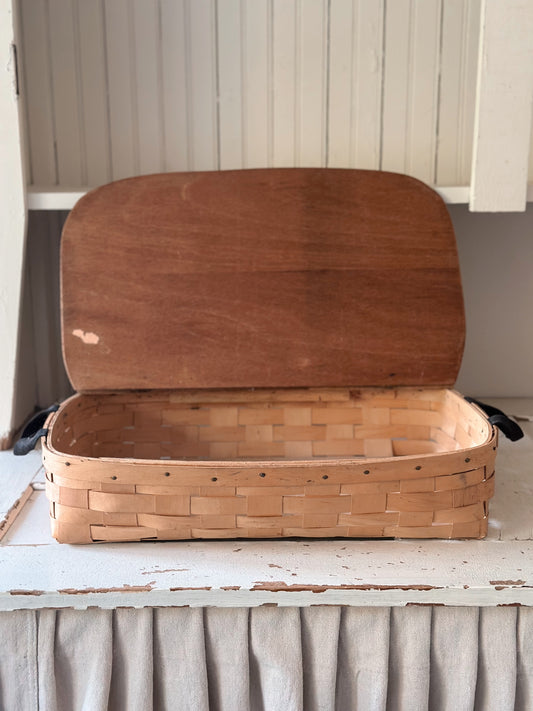 Vintage Shallow Pie Basket