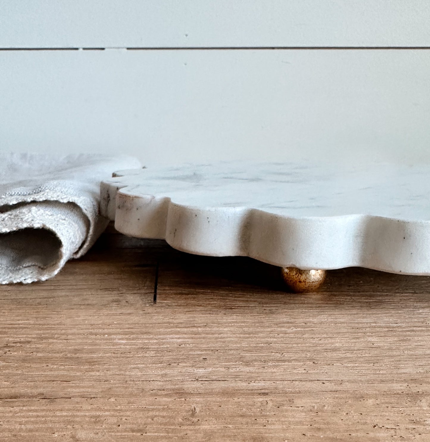 Scalloped Round Marble Trivet