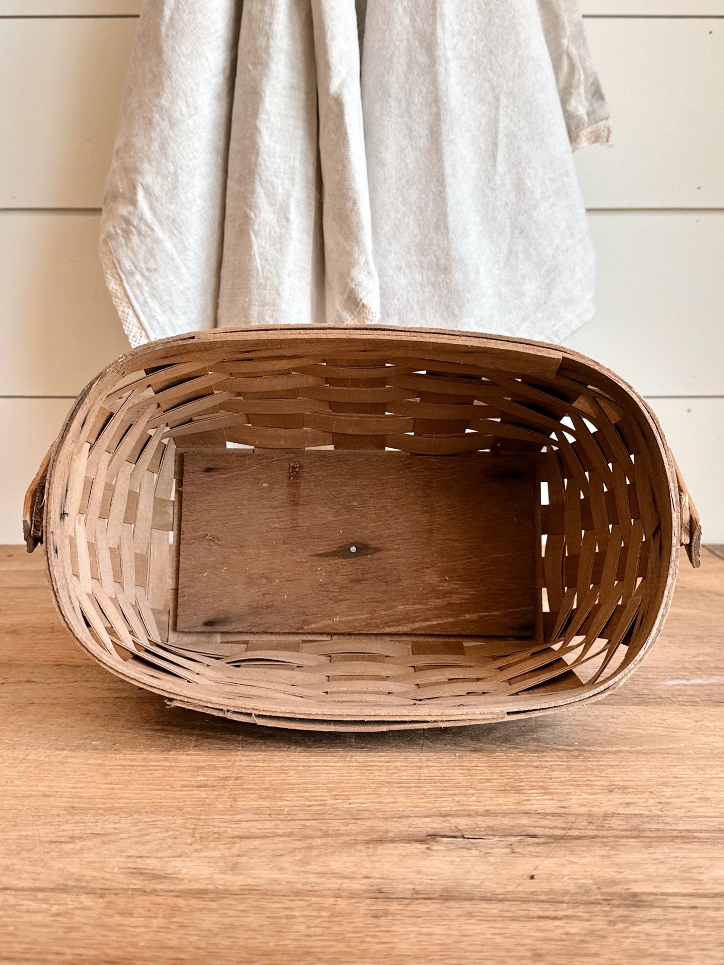 Sweet Vintage Basket with Handle