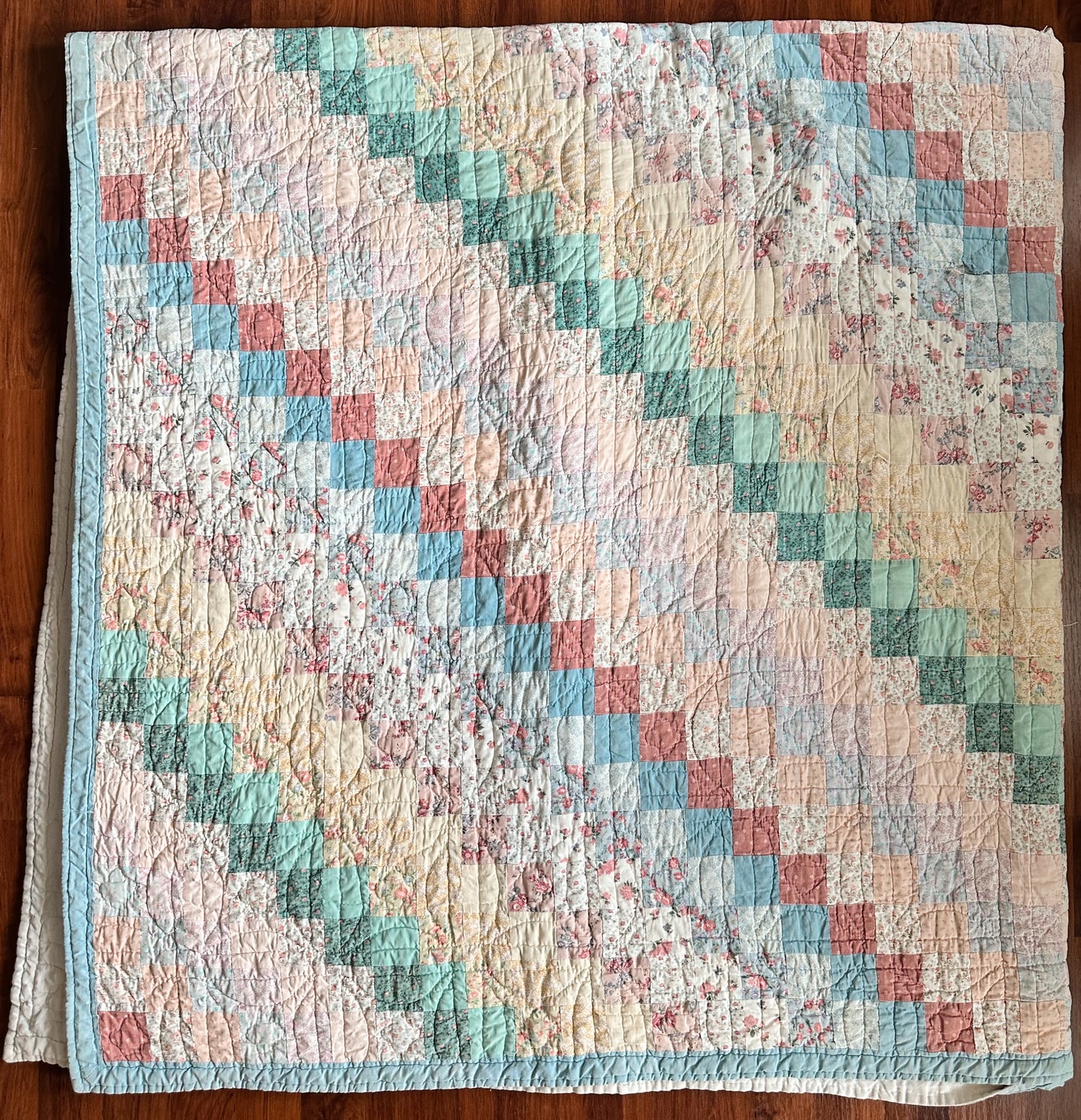 Vintage Hand-Quilted Trip Around the World Patchwork Quilt