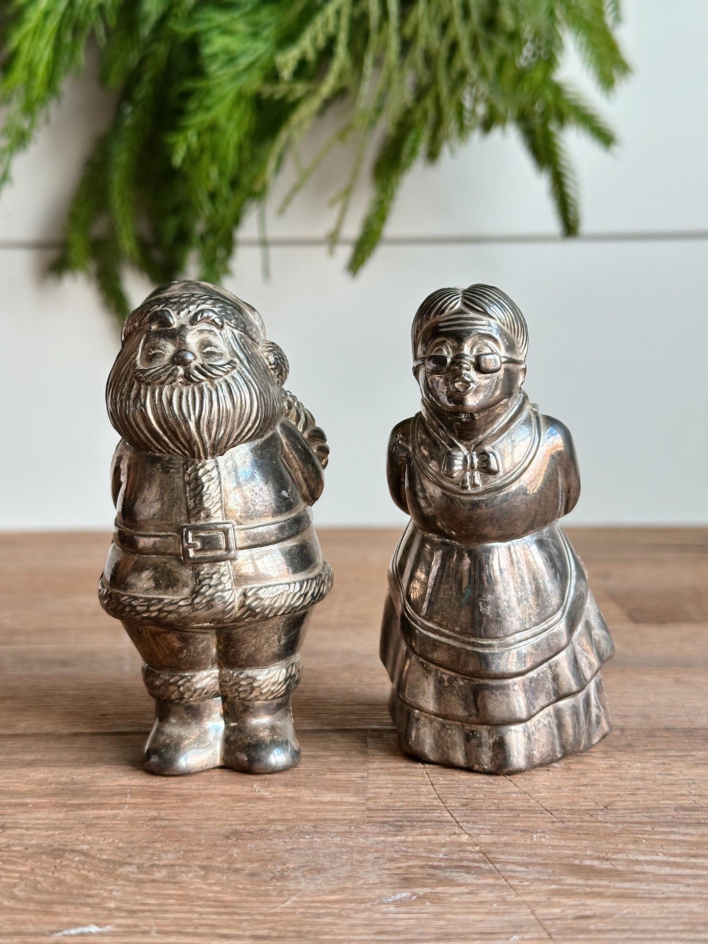 Vintage Santa & Mrs Clause Salt and Pepper Set