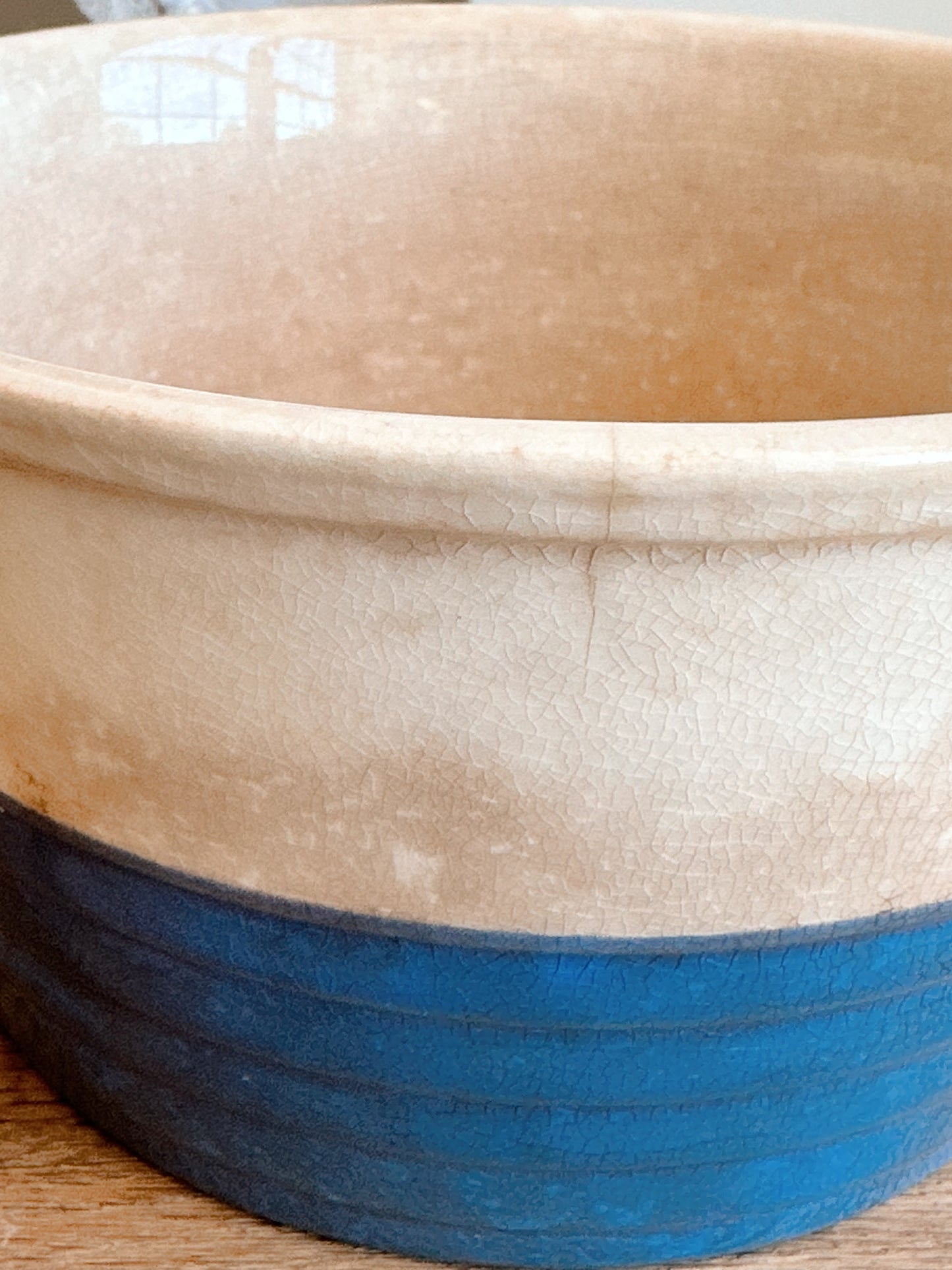 Vintage Universal Pottery Nesting Bowls
