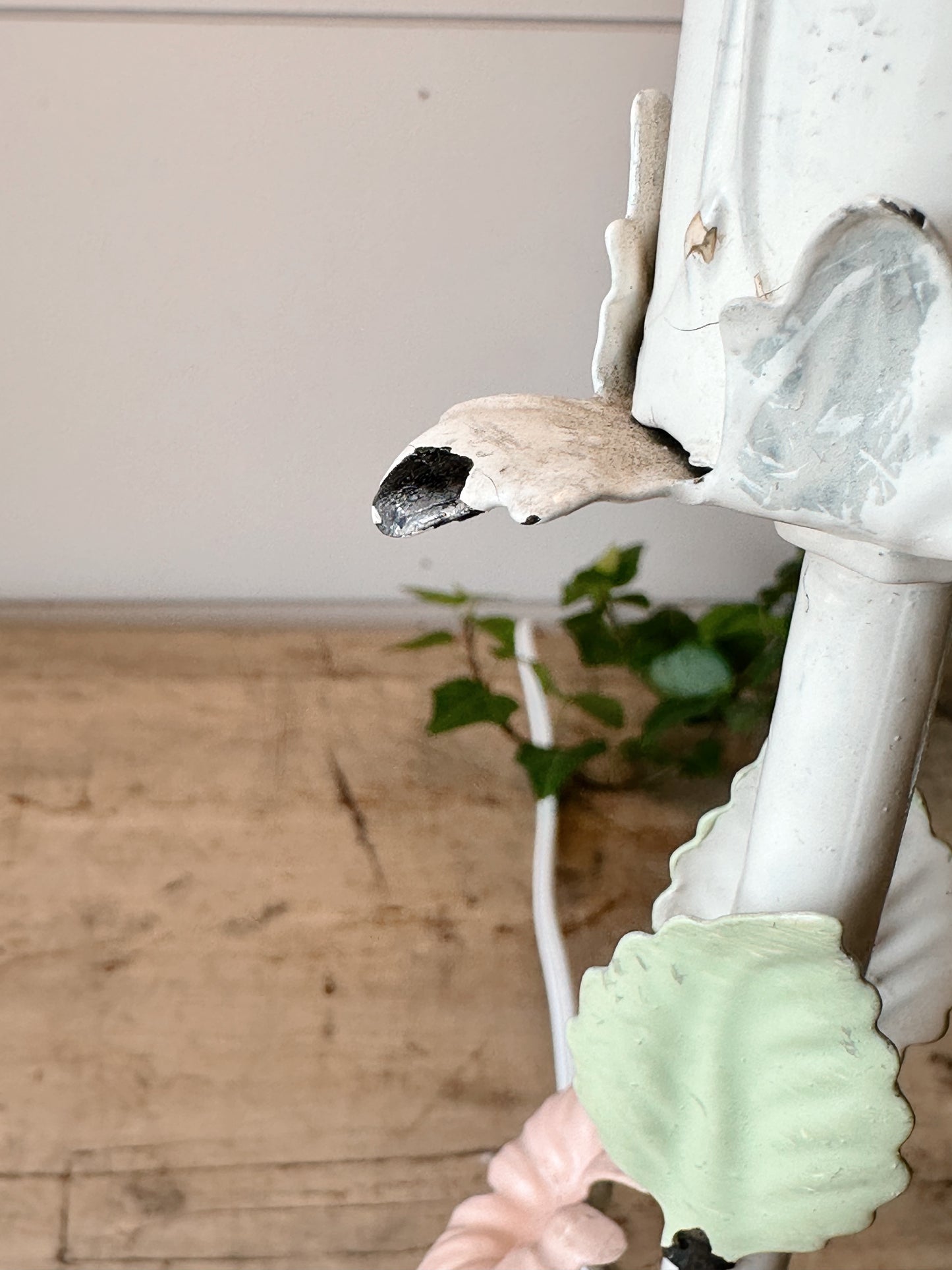 Vintage Floral Tole Lamp