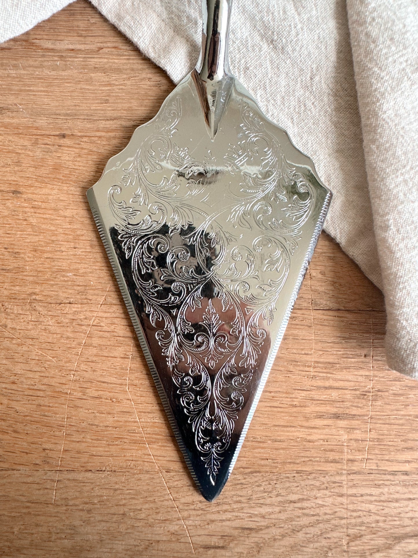 Vintage Prill Silver Co. Pie Server, Blue Onion Style
