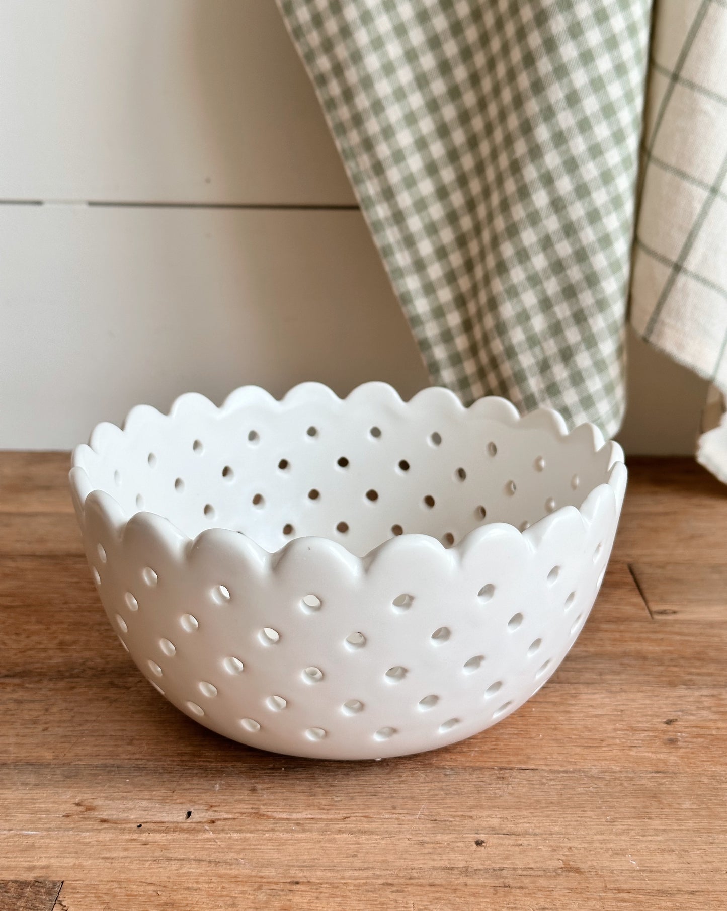 Scalloped Berry Bowls