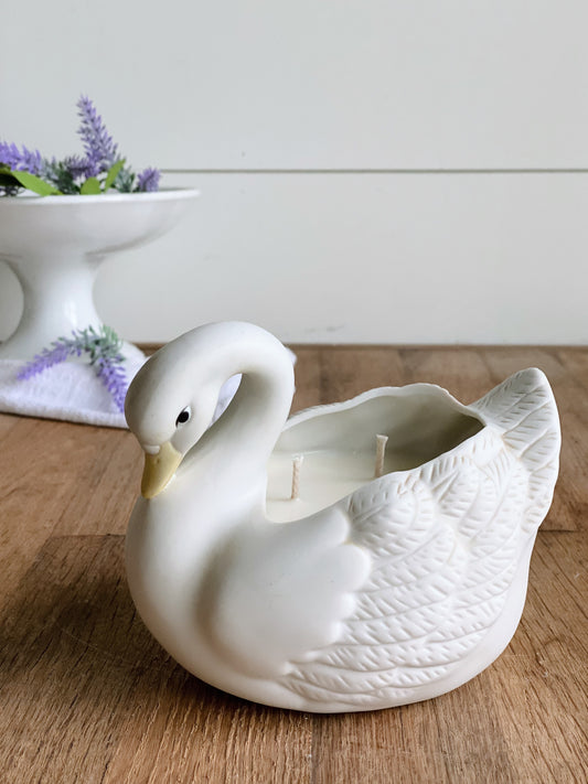 Hand Poured Eucalyptus & Lavender in a Vintage Swan Planter