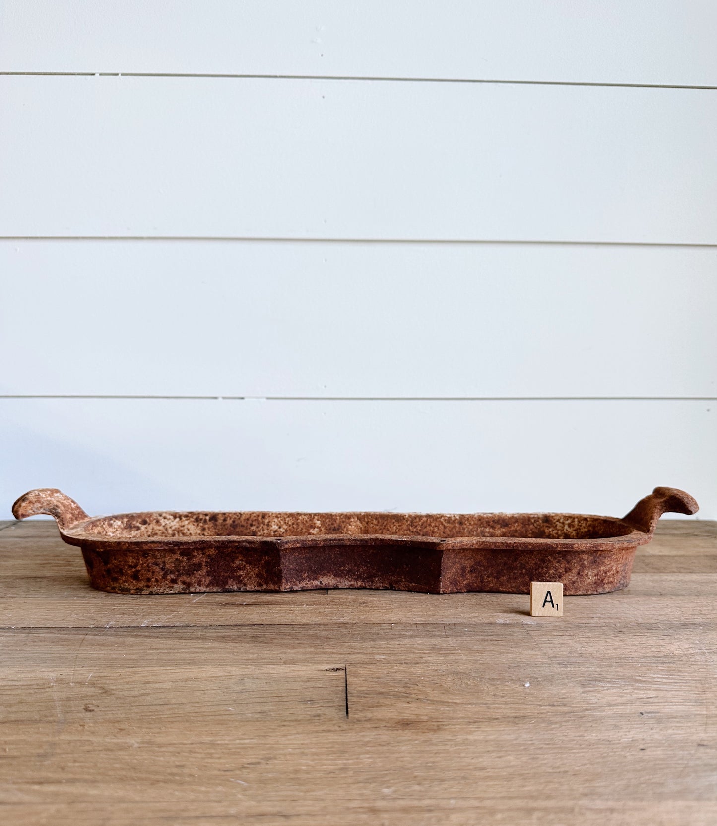 Chippy, Rusty Cast Iron Tray (pots not included)